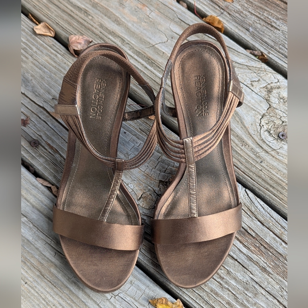 KENNETH COLE Reaction Bronze Strapy Sandals With 4" Heel Womens Size 8M